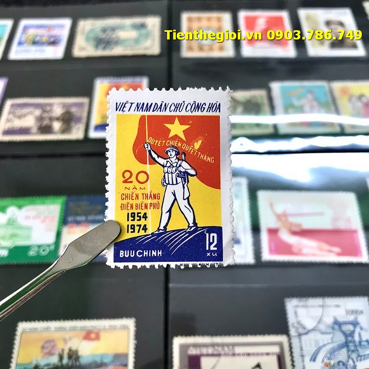 Bộ 8 tem Việt Nam Ngẫu Nhiên