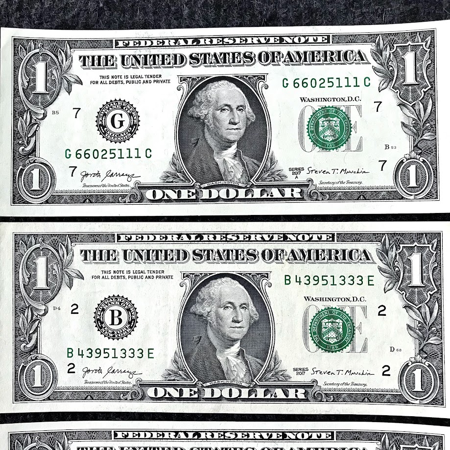 Tiền 1USD seri đẹp, TAM HOA