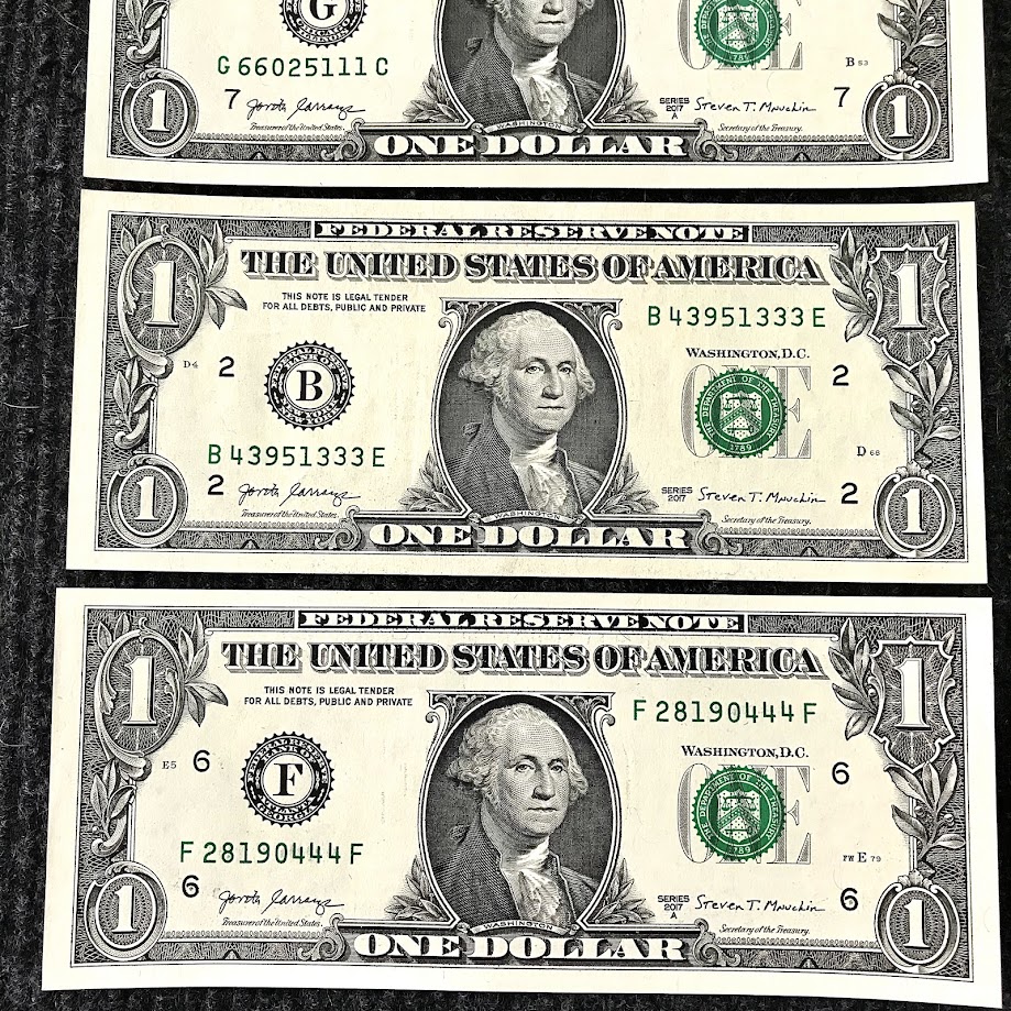 Tiền 1USD seri đẹp, TAM HOA