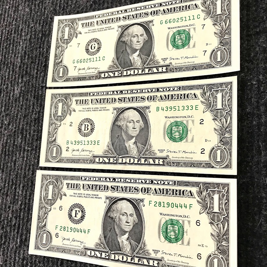 Tiền 1USD seri đẹp, TAM HOA