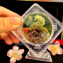 Khung Xoay Xu Úc Hình Con Ngựa Mạ Vàng 2026 - SP008174